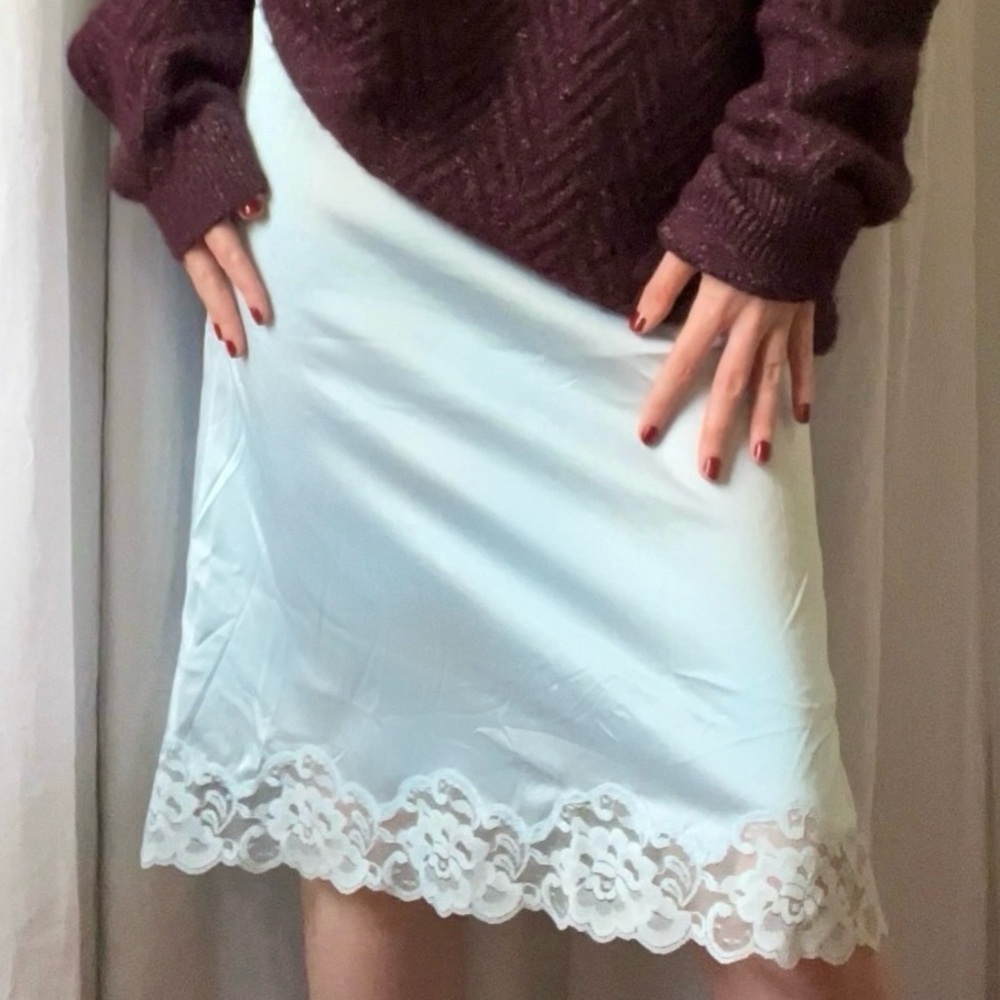 🩵Vintage // Half Slip Lace Trim Skirt🩵